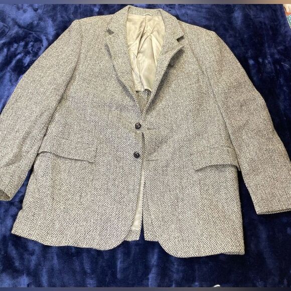 Vintage Dawahares Tweed 2 Button Sportscoat, size 43R, 3 Turtleshell Arm Buttons - Picture 2 of 6
